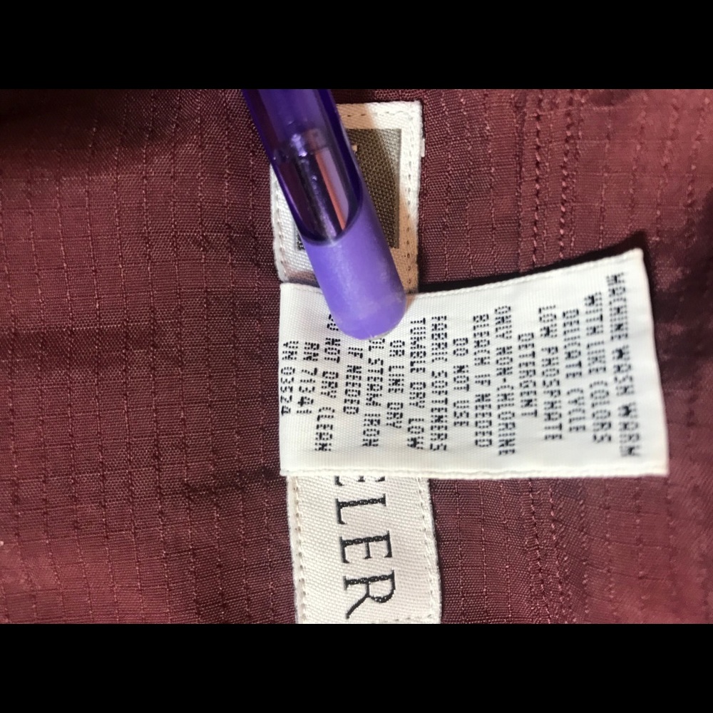 LLBean Traveler LS Wrinkle Resistant Button Down S - Picture 10 of 11